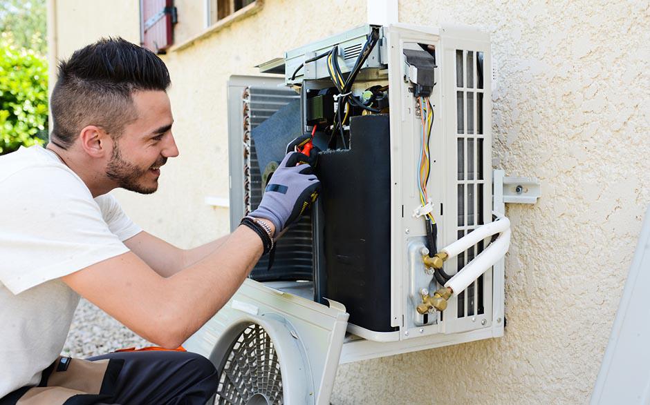 cherche électricien Louvres